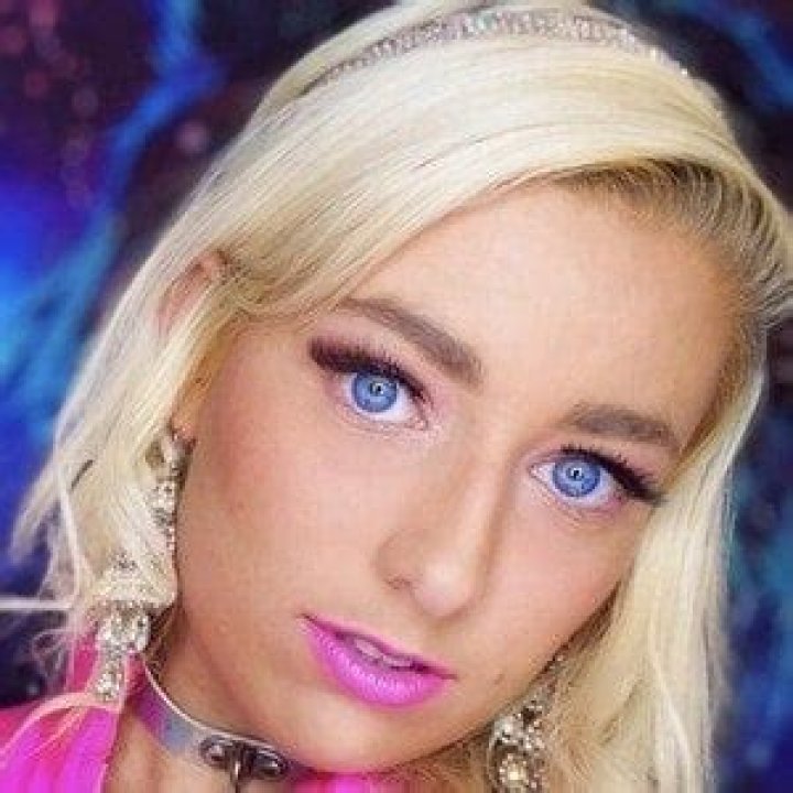 Alexxxprincesss - Age, Family, Bio