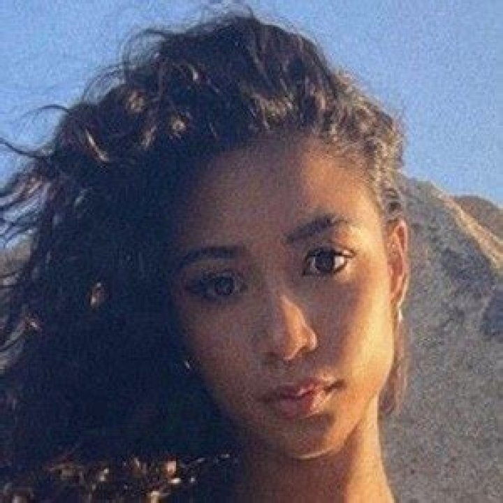 Ally Rossel - Age, Family, Bio