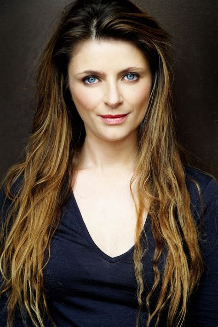 Amber Scott - Age, Family, Bio