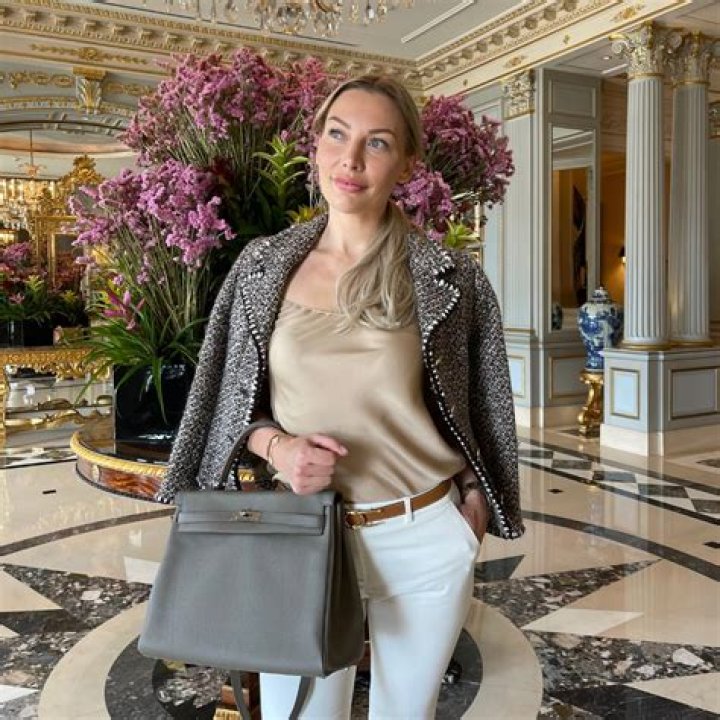 Anna Bey - Age, Family, Bio