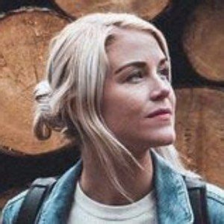 Asa Steinarsdottir - Age, Family, Bio