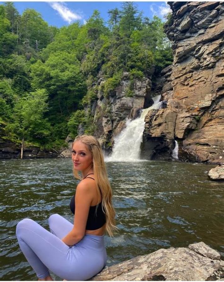 Avery Linhart - Age, Family, Bio