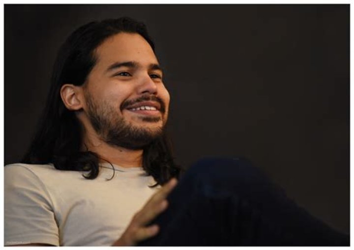 Carlos Valdes Bio (Wiki) 