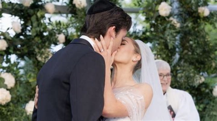 
Chloe Stroll, Lance Stroll Sister Age Net Worth, Partner Scotty James 