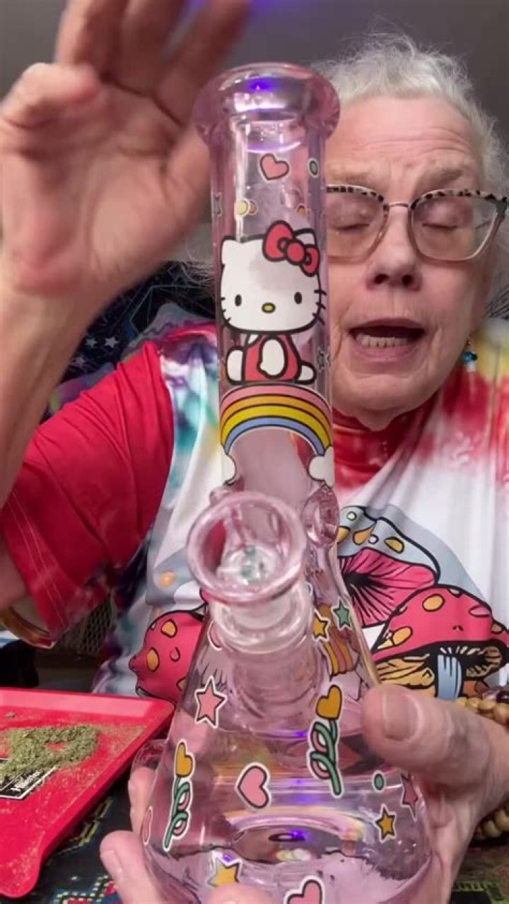 Dabbing Granny - Trivia, Family, Bio