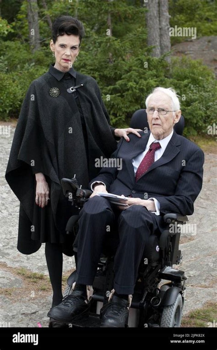 Deborah Grover - Trivia, Family, Bio