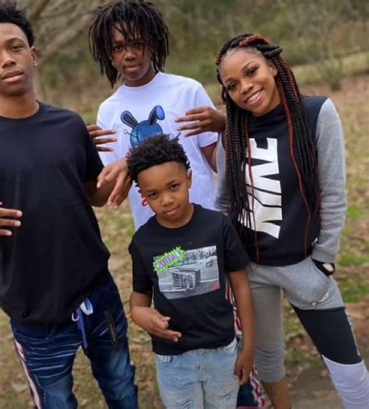 DEDE 3X - Age, Family, Bio