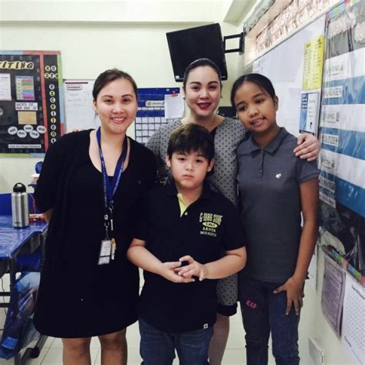 Eddie Santiago - Age, Family, Bio