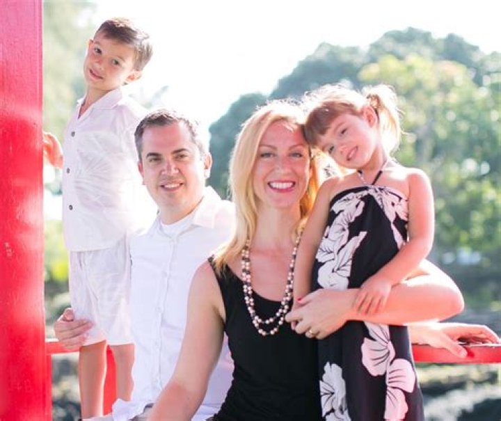 Ellie McElvain - Age, Family, Bio