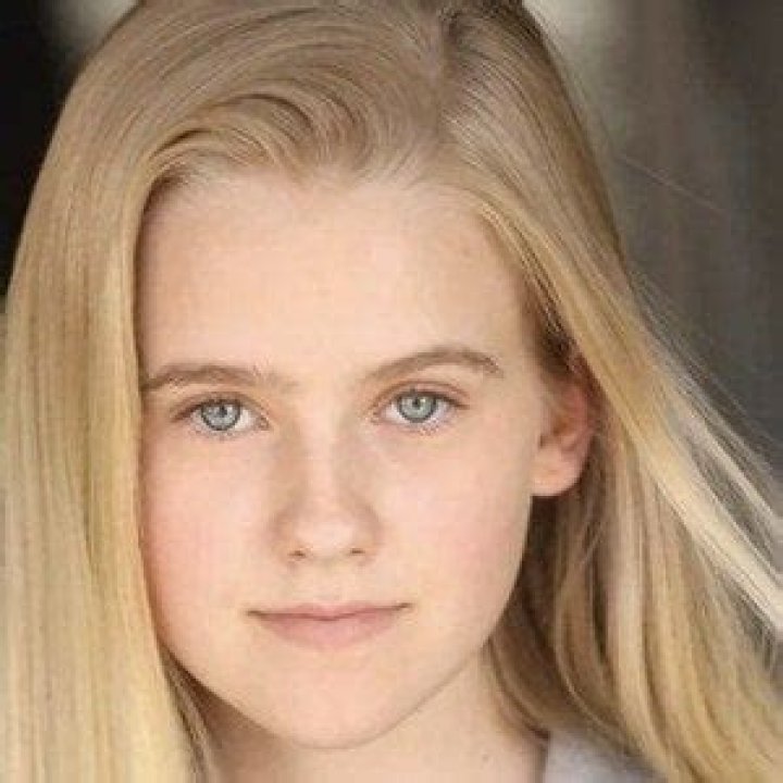 Eva Hauge - Age, Family, Bio