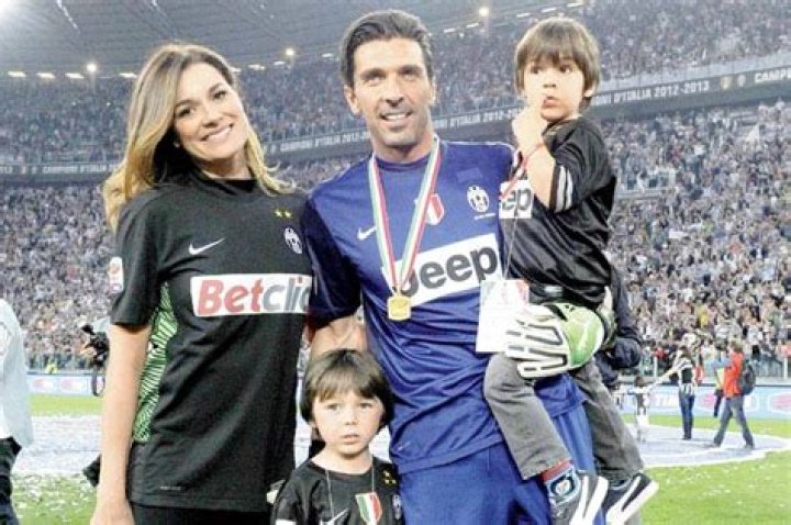 Gianluigi Buffon - Age, Family, Bio
