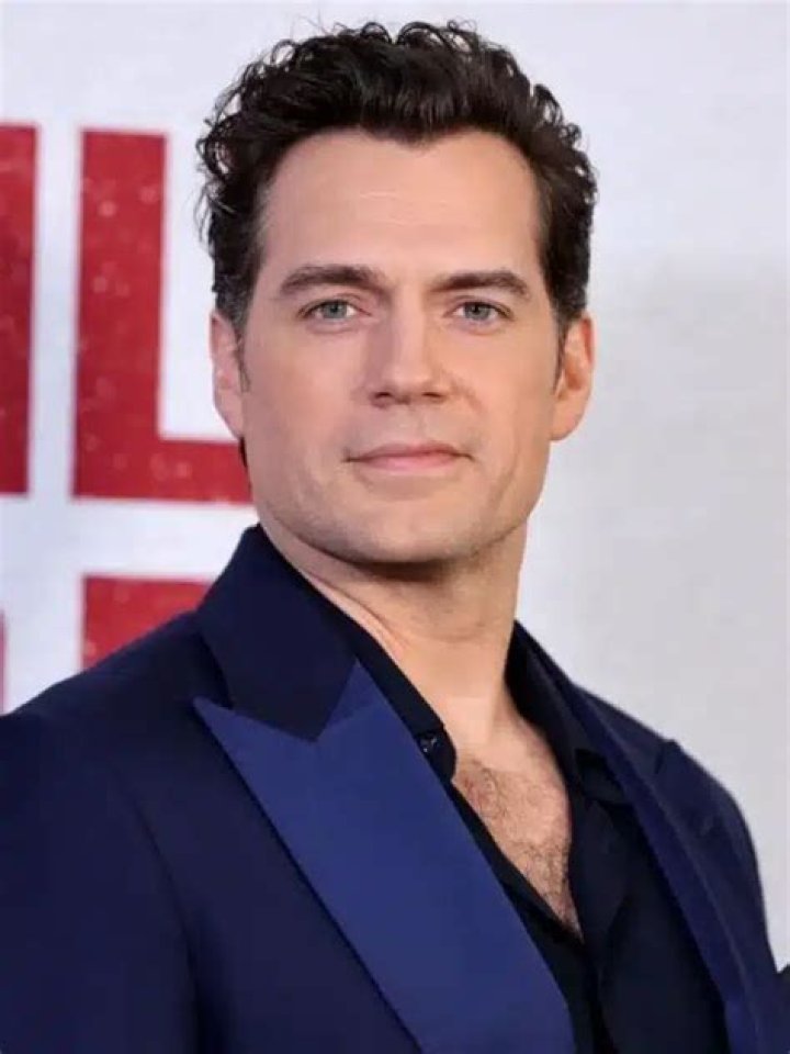 Henry Cavill Height, Weight, Net Worth, Age, Birthday, Wikipedia, Who, Nationality, Biography