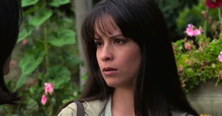 	Holly Marie Combs had her Charmed character go braless rather than wear a pushup	