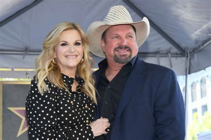How did Trisha Yearwood and Garth Brooks celebrate their 16th wedding anniversary?