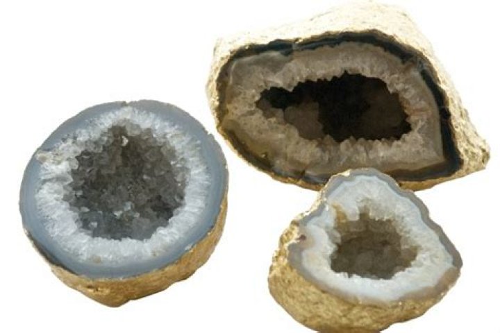 How do you open and Polish geodes?