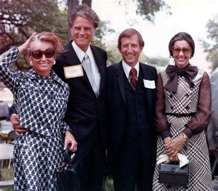 Howard Edward Butt Sr. - Trivia, Family, Bio