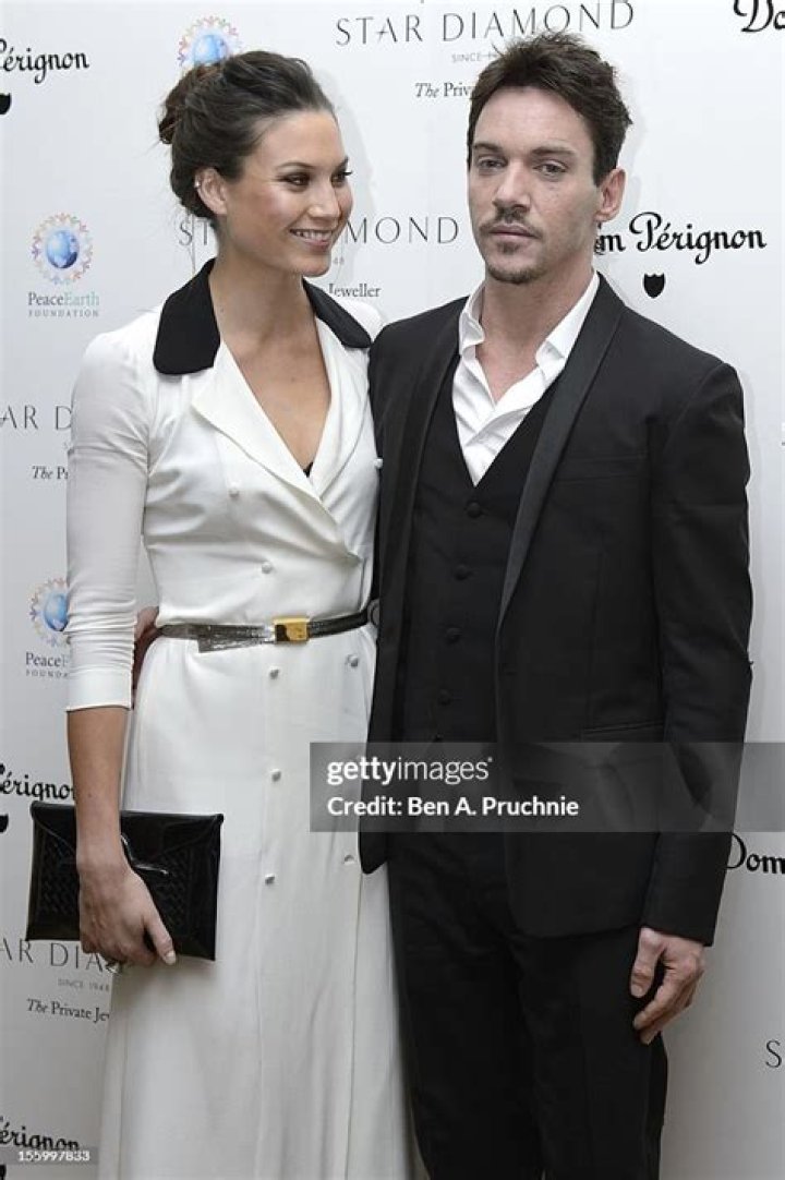 Is Jonathan Rhys Meyers engaged to new girlfriend Victoria Keon-Cohen?