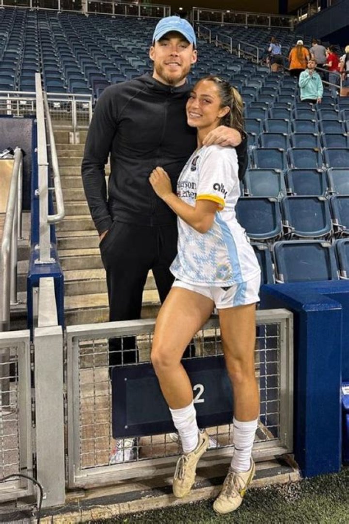 Is Pat Connaughton Married to Wife? Or Dating a Girlfriend?