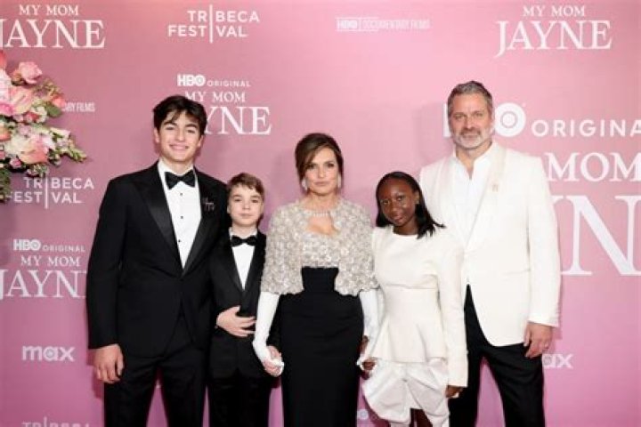 Jayne Wisener - Age, Family, Bio