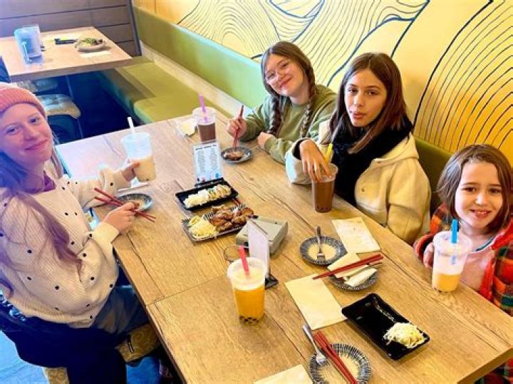 Kai Knapp Bio (Wiki) 