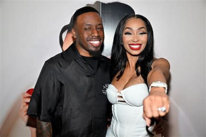 Karlie Redd and Mo Fayne get a quicky divorce!!!