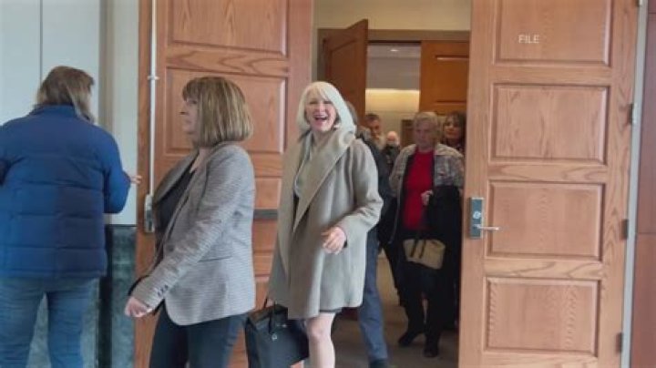 Kathleen Turner-her childhood, sexy figure, flourishing career, struggles with rheumatoid arthritis!