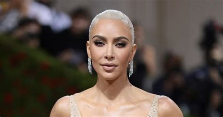 Kim Kardashian bleached her eyebrows (for a photoshoot): unflattering or fierce?