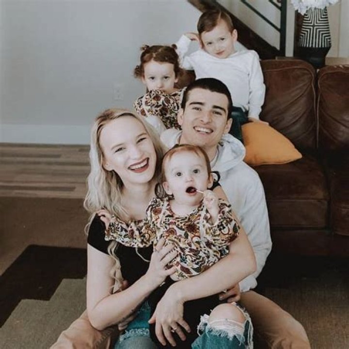 Kyra Sivertson - Age, Family, Bio