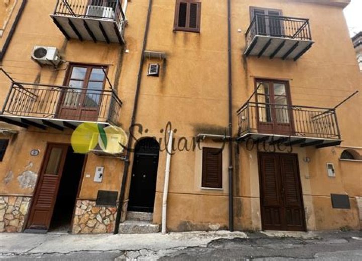 Larissa Aurora - Age, Family, Bio