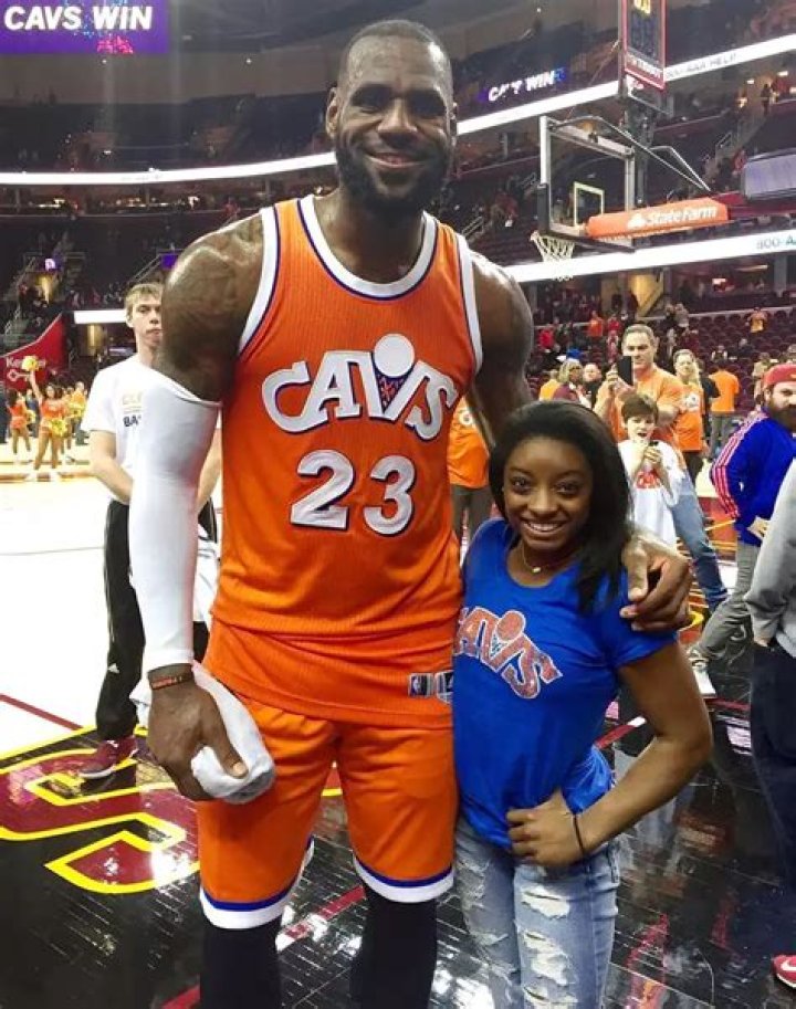 
LeBron James Height, Weight, Net Worth, Age, Birthday, Wikipedia, Who, Instagram, Biography 