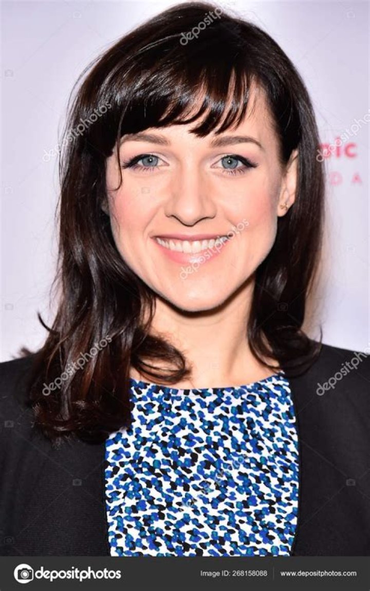 Lena Hall - Age, Family, Bio