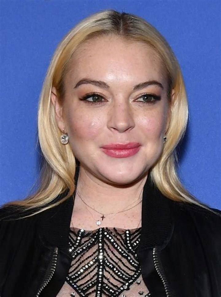 Lindsay Lohan is engaged to an executive at Credit Suisse in Dubai