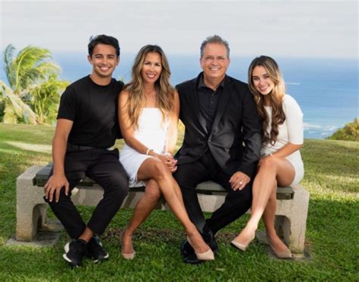 Lyric Medeiros - Age, Family, Bio