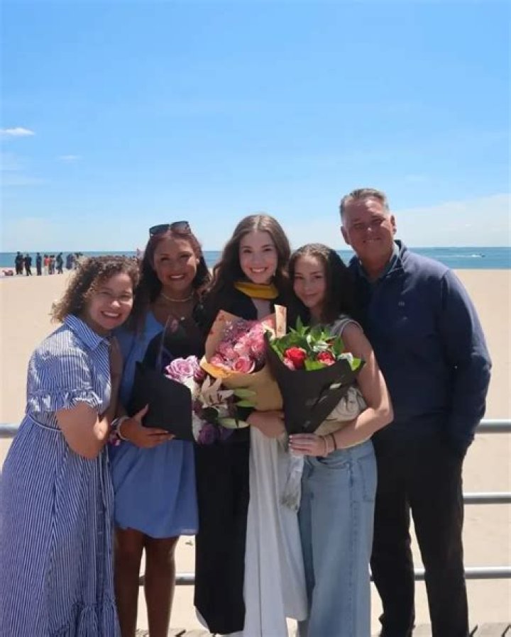 Madison Stewart - Age, Family, Bio