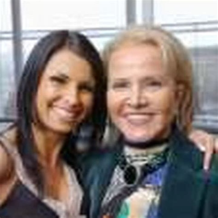 María Elena Holly - Age, Family, Bio