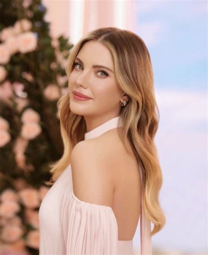 Maria Rengi - Age, Family, Bio