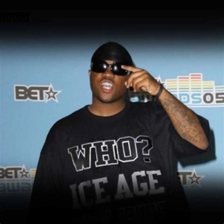 Mike Jones - Age, Family, Bio