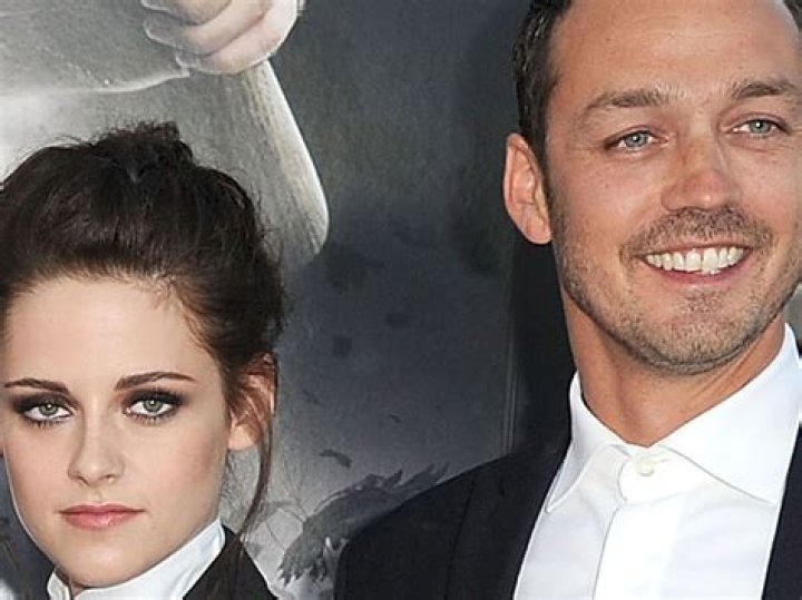 Rupert Sanders can’t get over Kristen Stewart, she’s ruined his life & his career