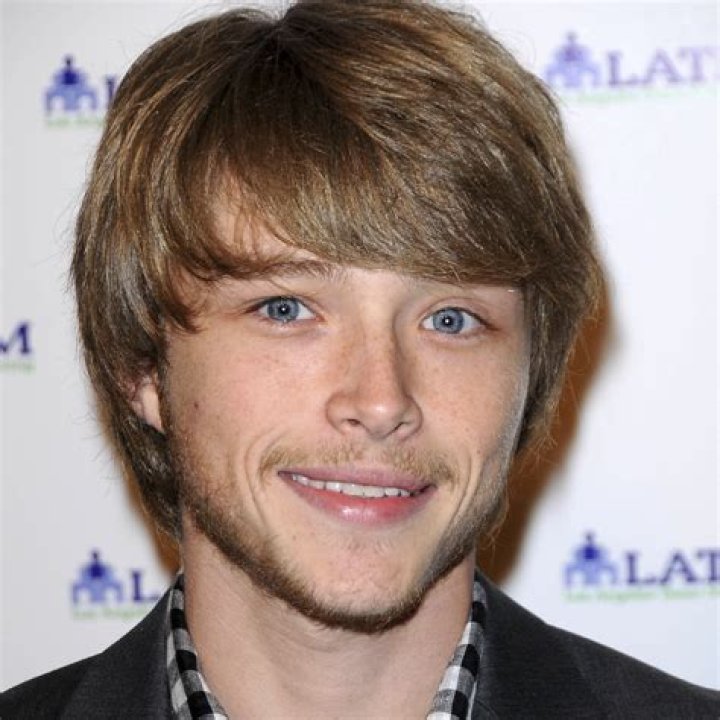 Sterling Knight - Age, Family, Bio