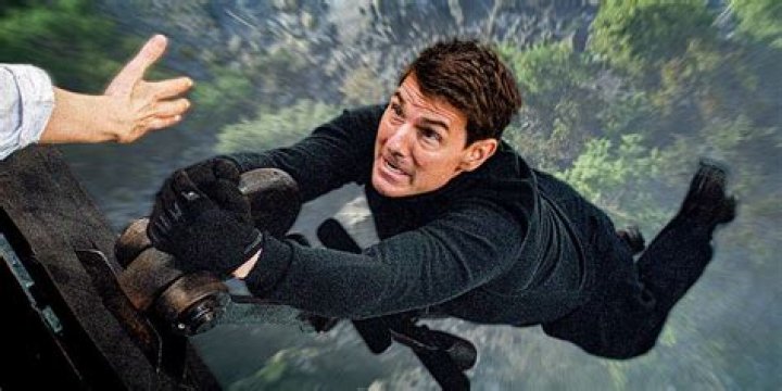 Tom Cruise plays adult hide-and-seek & throws tantrums over cookie dough