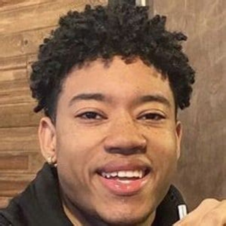 Undos - Age, Family, Bio