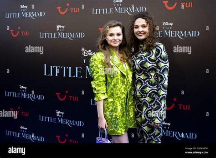 Vajen van den Bosch - Age, Family, Bio