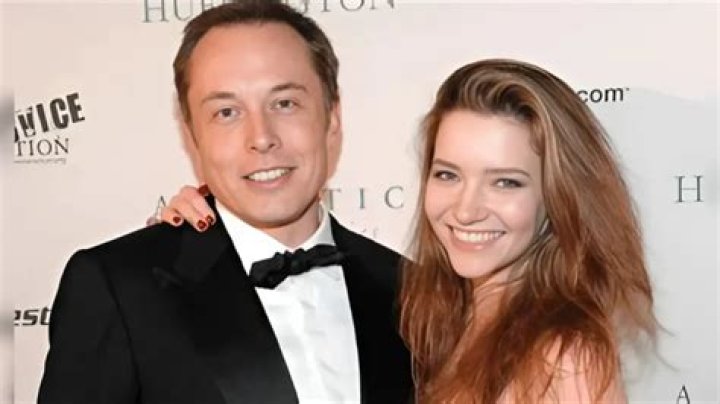 Vivian Velez - Age, Family, Bio