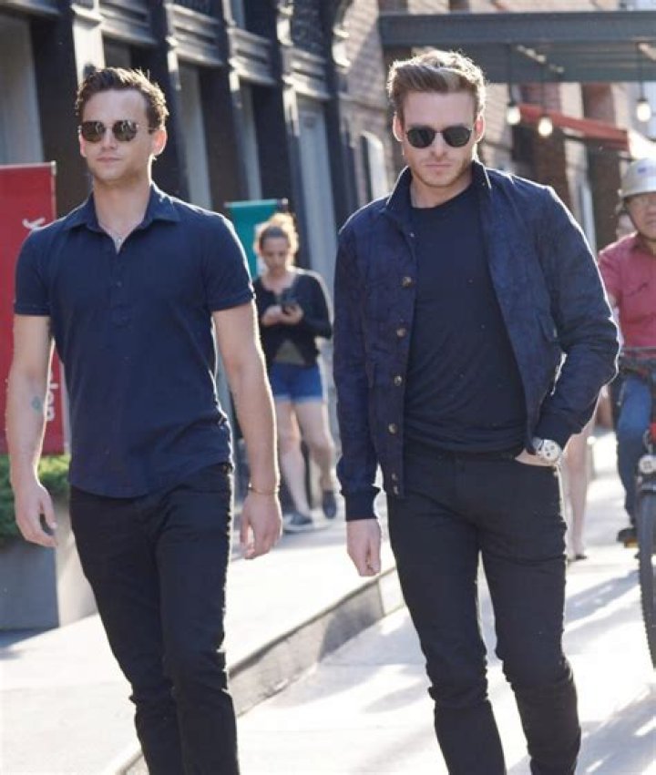 Wait, Richard Madden & Brandon Flynn broke up & are no longer speaking?