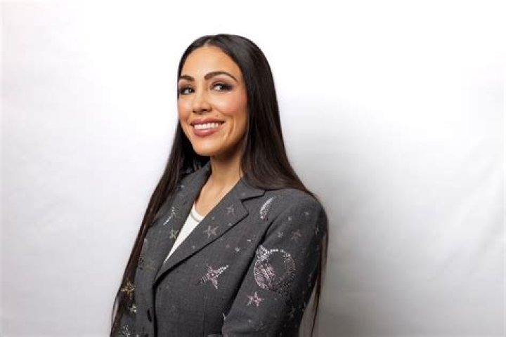 What is Kellie Martin worth?