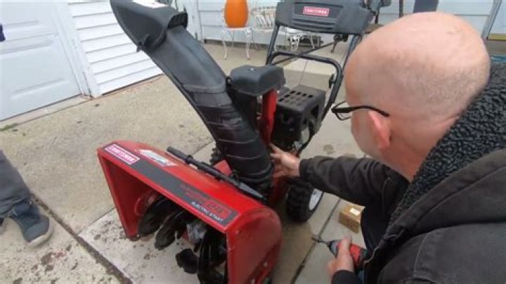 What kind of oil is used in a snowblower?