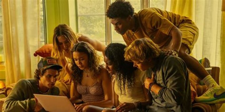 Who dies in Outer Banks season 2?